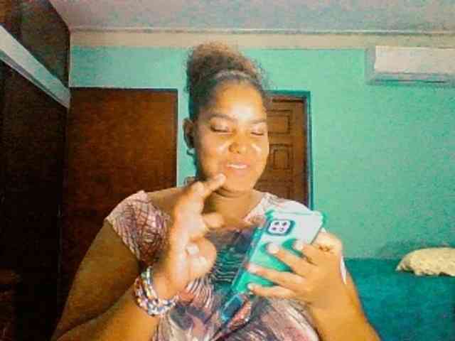 sarahlove16 bongacams