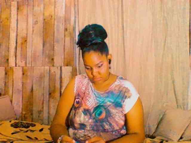 sarahlove16 webcam
