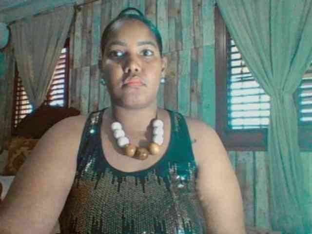 sarahlove16 webcam