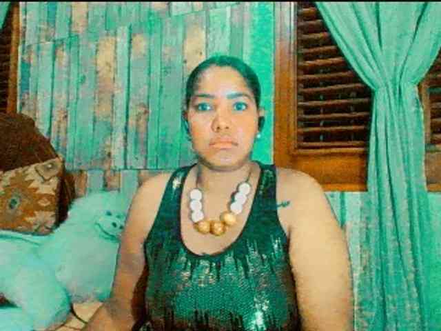 sarahlove16 webcam