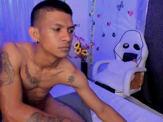 Hotcouple-25 webcam