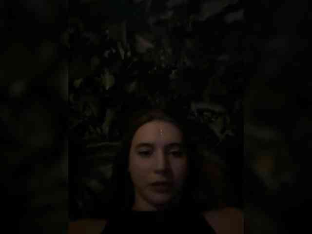 Amina-123511 webcam