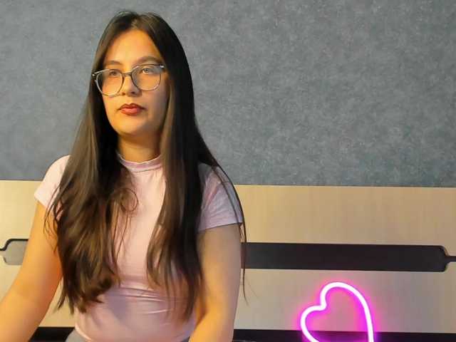 Watch diana-moonn Streaming Live