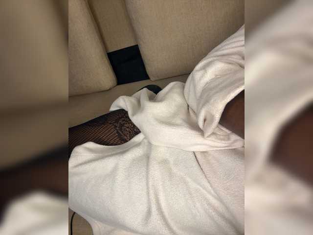 le modèle Misscreamerr est en webcam porno dans un show sur le site bongacams, il possède les tags suivants: Ebony,Brunette,Shaved