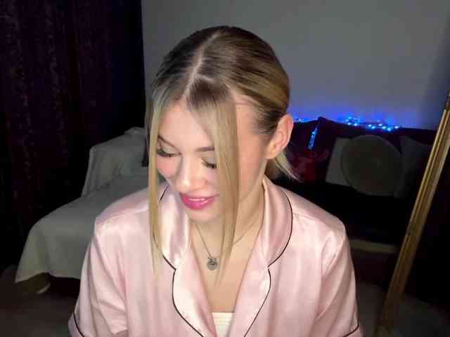 ShyElisa webcam