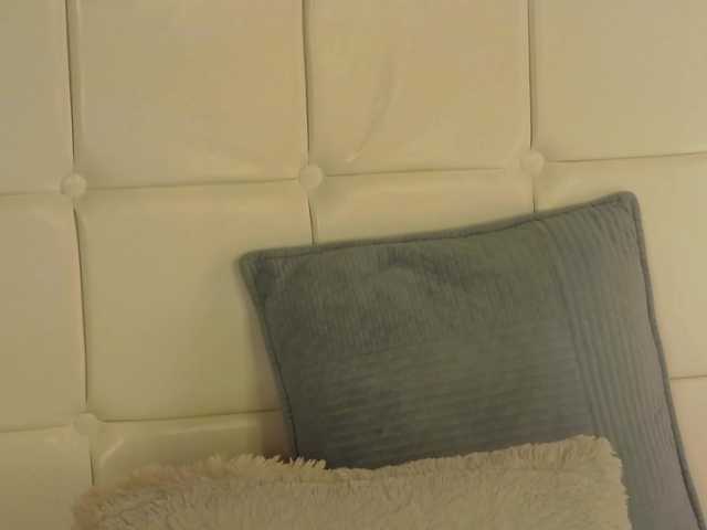 IzieCarter's BongaCams show and profile