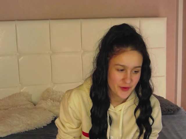 IzieCarter – webcam model profile photo