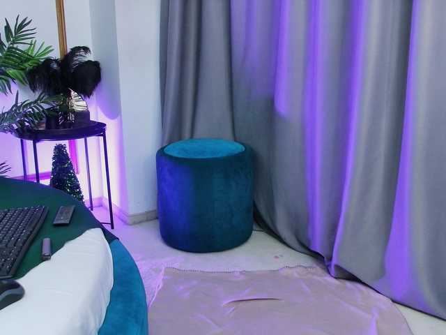 LolaVixen's BongaCams show and profile