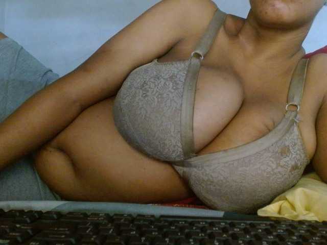 Preview of diamondboobs44dddx