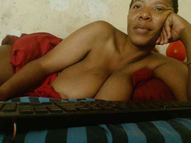 diamondboobs44dddx webcam