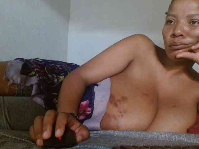 diamondboobs44dddx webcam