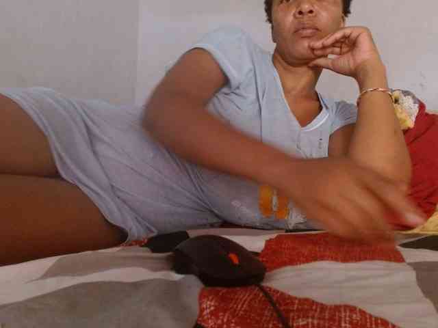 diamondboobs44dddx webcam