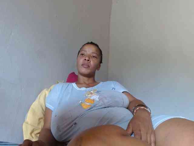 diamondboobs44dddx webcam