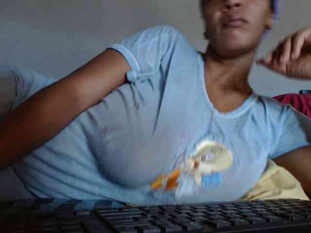 diamondboobs44dddx webcam