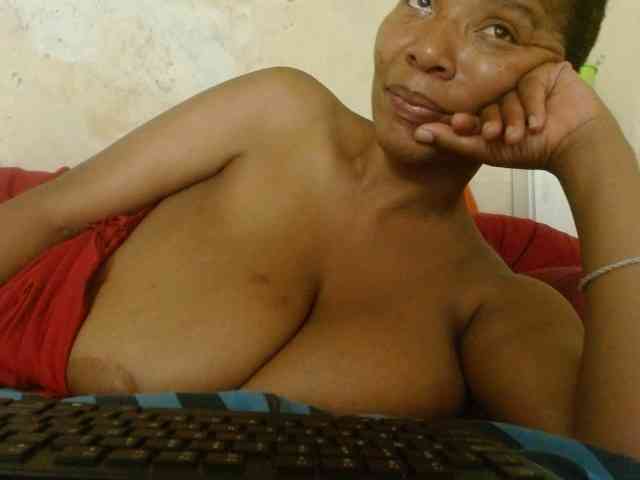 diamondboobs44dddx webcam