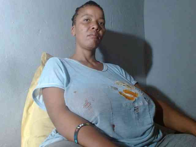 diamondboobs44dddx webcam