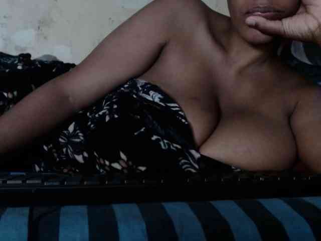 diamondboobs44dddx webcam