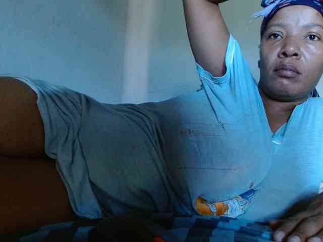 diamondboobs44dddx webcam