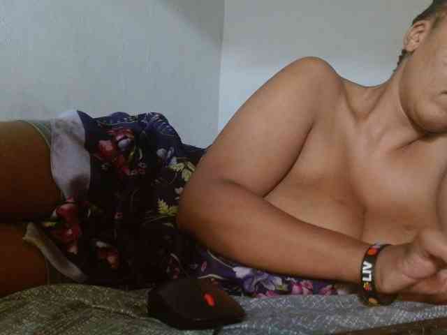 diamondboobs44dddx webcam