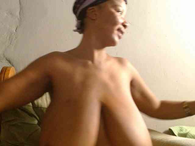 diamondboobs44dddx webcam