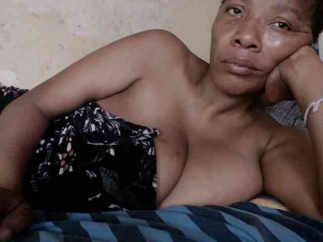 diamondboobs44dddx webcam