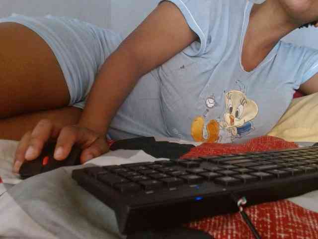 diamondboobs44dddx webcam