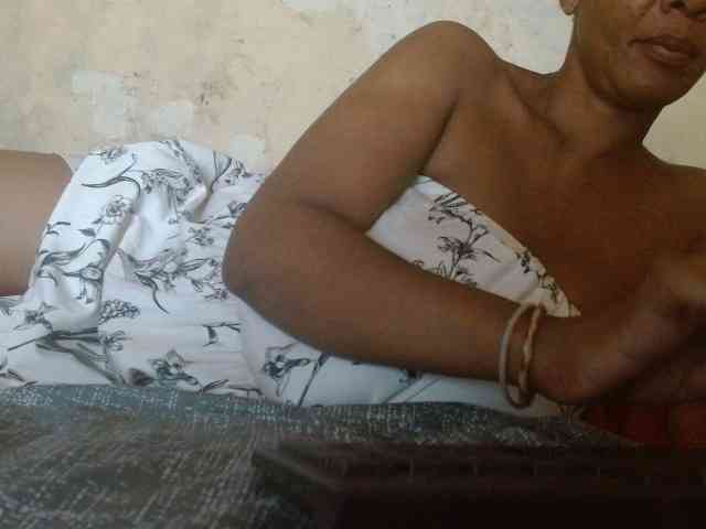 diamondboobs44dddx webcam