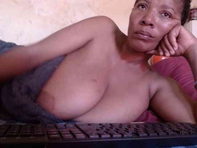 diamondboobs44dddx webcam