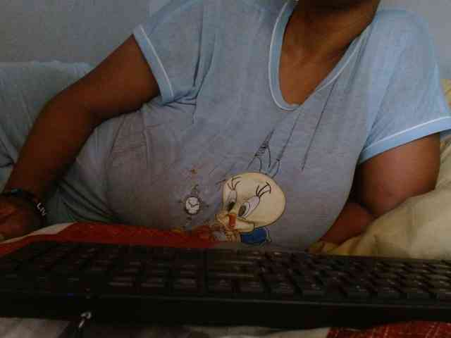 diamondboobs44dddx webcam