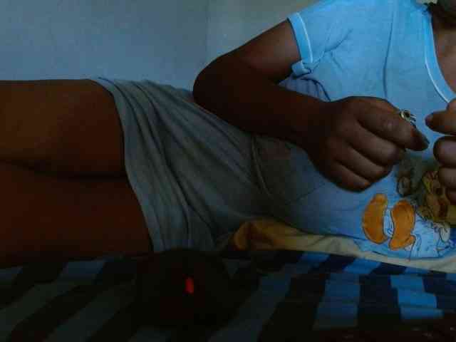 diamondboobs44dddx webcam