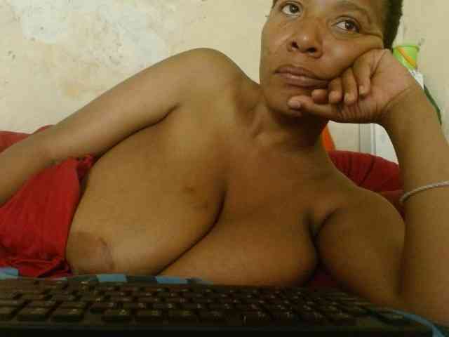 diamondboobs44dddx webcam