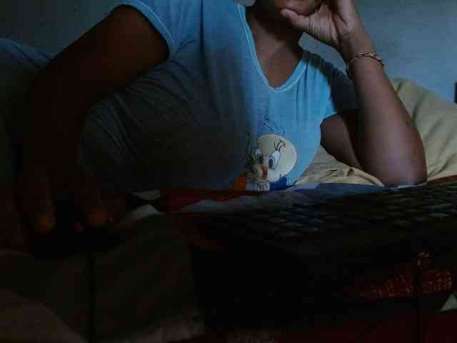 diamondboobs44dddx webcam