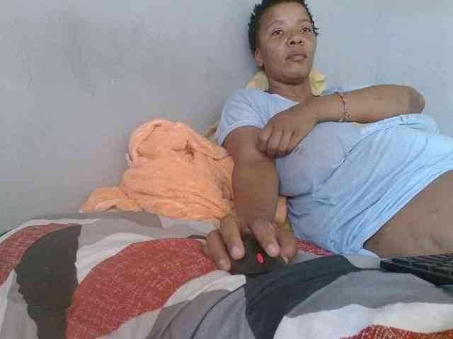 diamondboobs44dddx webcam