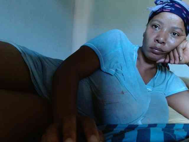 diamondboobs44dddx webcam