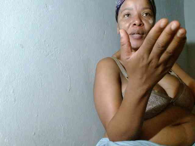 diamondboobs44dddx webcam