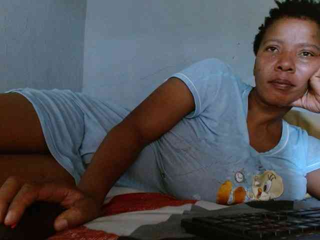 diamondboobs44dddx webcam