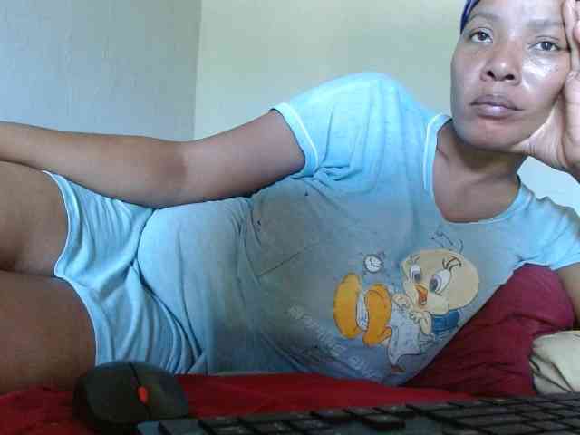 diamondboobs44dddx webcam