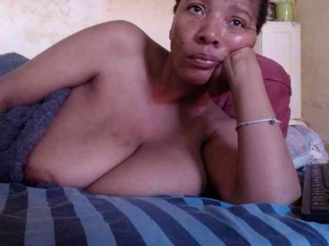 diamondboobs44dddx webcam