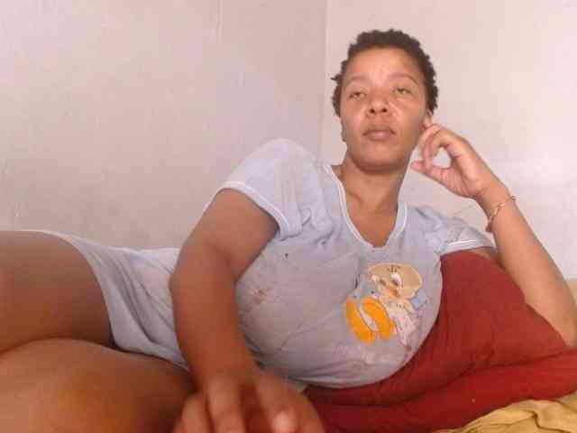 diamondboobs44dddx webcam