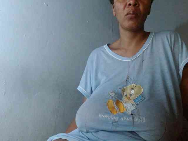 diamondboobs44dddx webcam