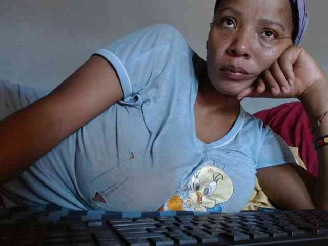 diamondboobs44dddx webcam