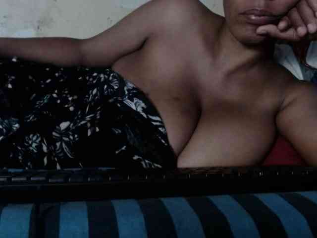 diamondboobs44dddx webcam