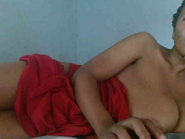 diamondboobs44dddx webcam