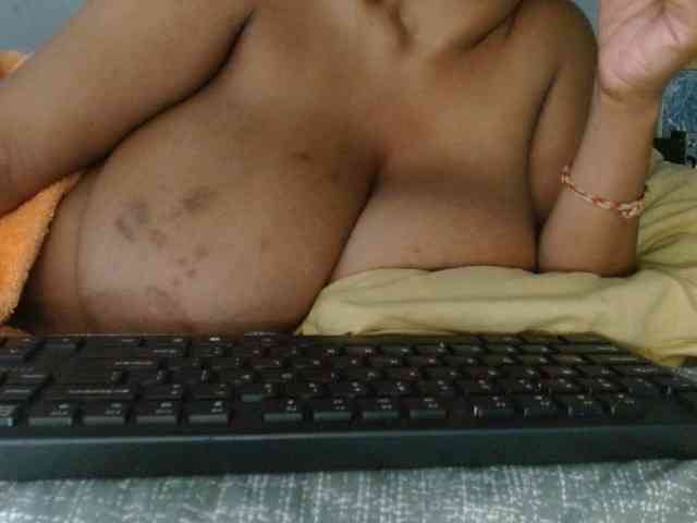 diamondboobs44dddx webcam