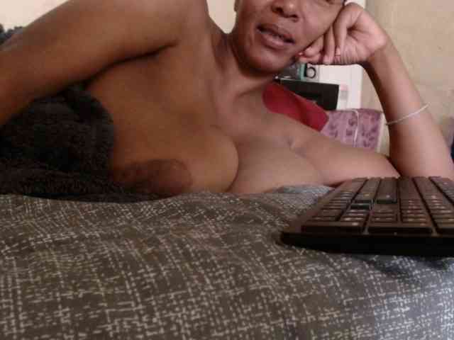 diamondboobs44dddx webcam