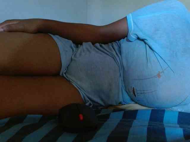 diamondboobs44dddx webcam