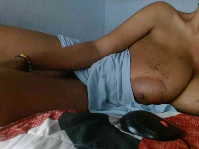 diamondboobs44dddx webcam