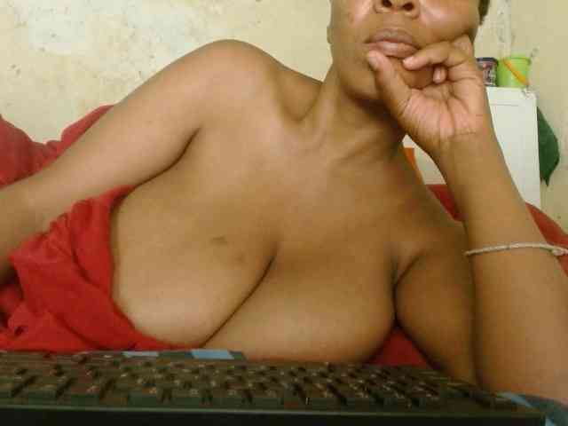 diamondboobs44dddx webcam