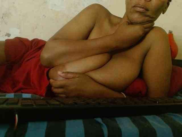 diamondboobs44dddx webcam