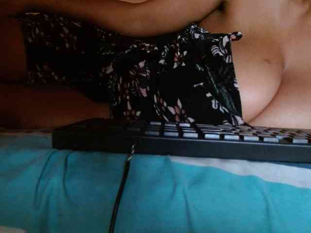 diamondboobs44dddx webcam